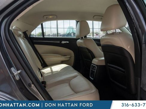 Used 2018 Chrysler 300 Limited w/ Safetytec Plus Group RWD image 23