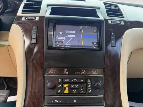 Used 2008 Cadillac Escalade ESV AWD image 14
