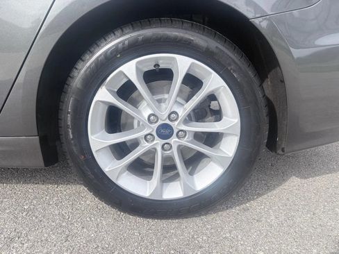 Used 2020 Ford Fusion SE FWD image 8