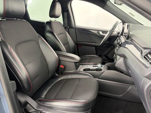 Used 2025 Ford Escape ST-Line Select AWD/4WD image 31