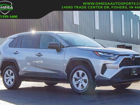 Used 2024 Toyota RAV4 LE AWD/4WD image 1