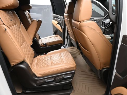 Used 2021 Cadillac Escalade ESV Sport AWD/4WD image 17