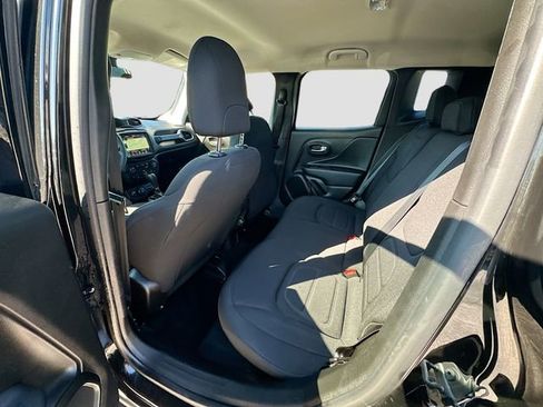 Used 2022 Jeep Renegade Latitude image 23