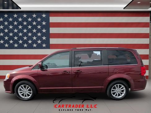 Used 2018 Dodge Grand Caravan SXT FWD image 5