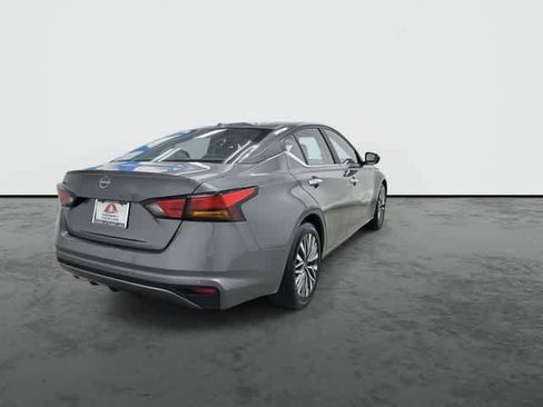 Used 2025 Nissan Altima 2.5 SV image 3