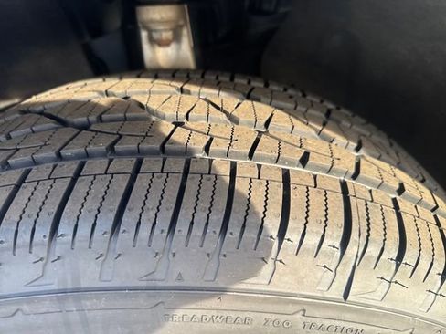 Used 2020 Jeep Grand Cherokee Limited image 58