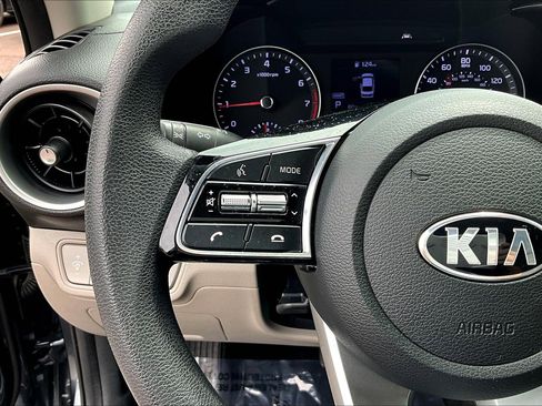 Used 2020 Kia Forte LXS FWD image 11