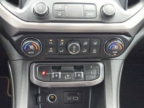 Certified 2022 GMC Acadia AT4 w/ Technology Package AWD/4WD image 19