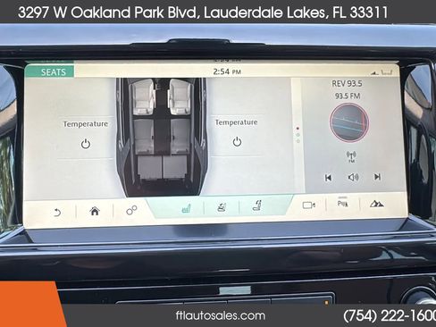 Used 2017 Land Rover Discovery HSE AWD/4WD image 78