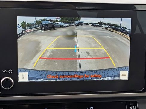 Used 2025 Toyota Camry LE image 18