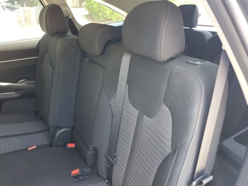 Used 2022 Kia Sorento LX image 10