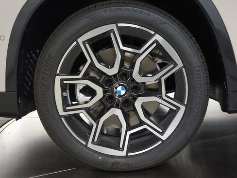 Used 2026 BMW X1 xDrive28i w/ Convenience Package image 8