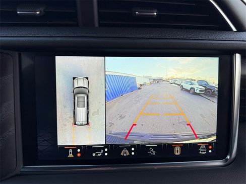 Used 2023 GMC Yukon XL Denali image 15