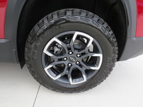New 2026 Chevrolet Equinox ACTIV FWD image 9