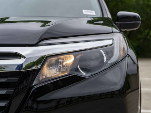 Used 2019 Honda Ridgeline Sport image 11