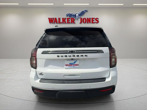 Used 2022 Chevrolet Suburban Z71 image 5