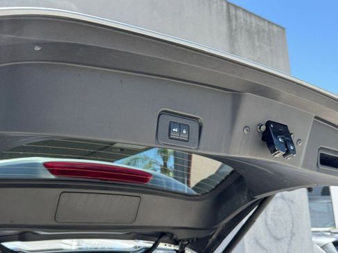 Used 2025 Nissan Rogue SV FWD image 23