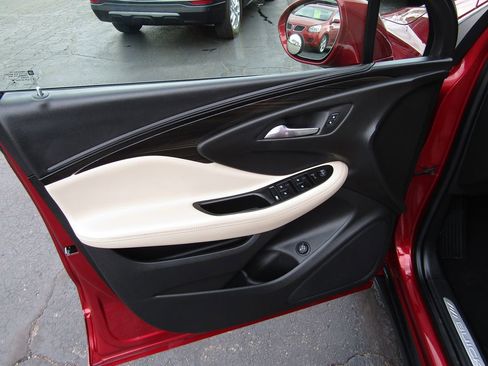 Used 2019 Buick Envision Preferred FWD image 28