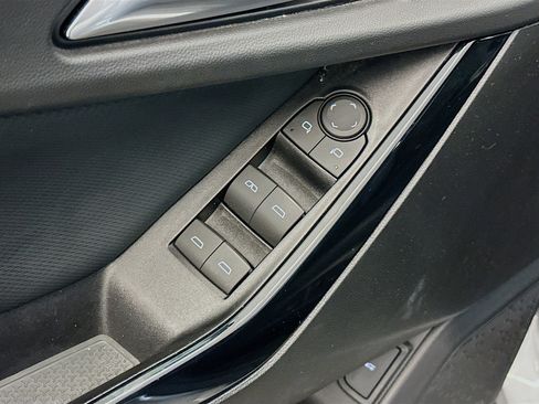 Used 2025 Chevrolet Equinox LT w/ Convenience Package II image 15