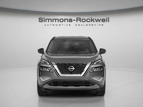 Used 2023 Nissan Rogue S image 7