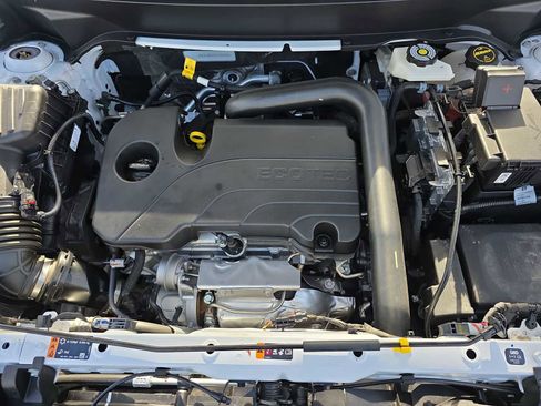 Used 2024 GMC Terrain SLE w/ Driver Convenience Package image 13