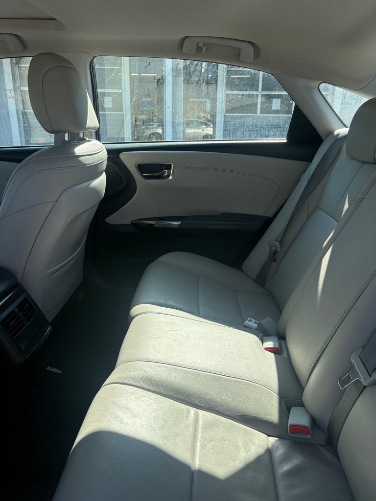 Used 2013 Toyota Avalon XLE Touring FWD image 11