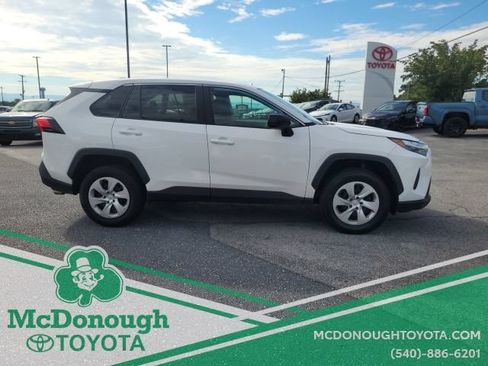 Used 2024 Toyota RAV4 LE AWD/4WD image 9