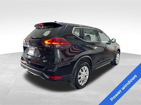 Used 2019 Nissan Rogue S image 5
