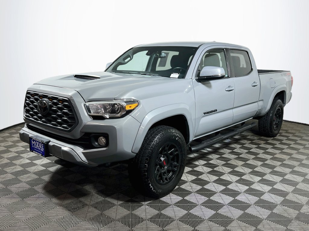 Used 2021 Toyota Tacoma TRD Sport w/ Technology Package AWD/4WD image 3