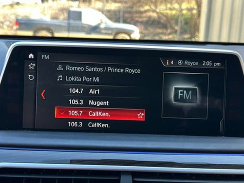 Used 2018 BMW 740e xDrive image 25