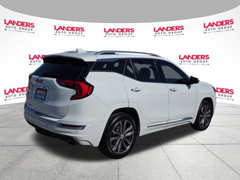 Used 2020 GMC Terrain Denali w/ Denali Premium Package image 3