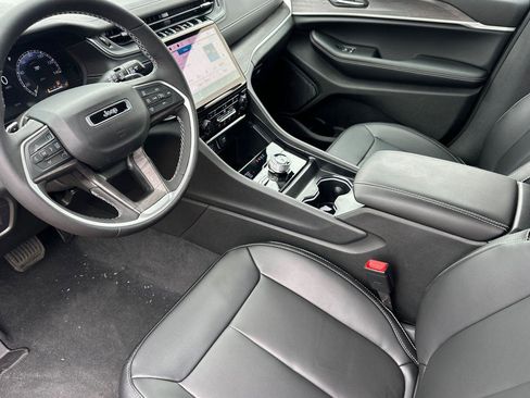 New 2025 Jeep Grand Cherokee Limited w/ MOPAR Finishing Package image 7