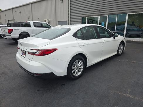 Used 2025 Toyota Camry LE FWD image 6