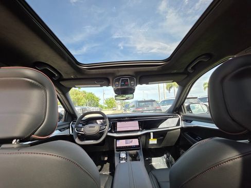 New 2024 Jeep Wagoneer Launch Edition AWD/4WD image 10