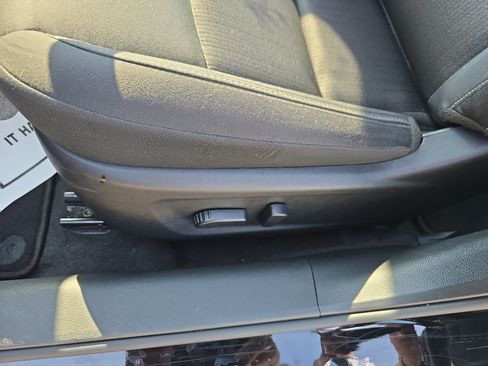 Used 2025 Nissan Altima 2.5 SV FWD image 18