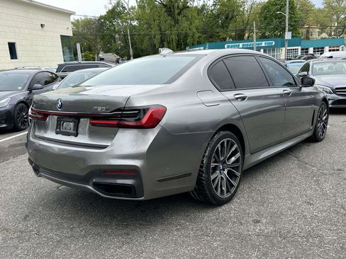 Used 2022 BMW 750i xDrive w/ M Sport Package AWD/4WD image 2