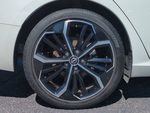 Used 2024 Nissan Altima 2.5 SR image 11