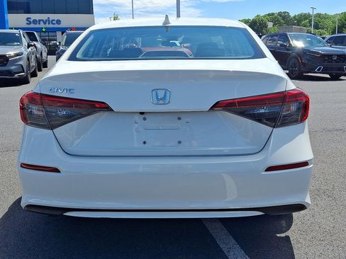 Used 2023 Honda Civic EX image 5