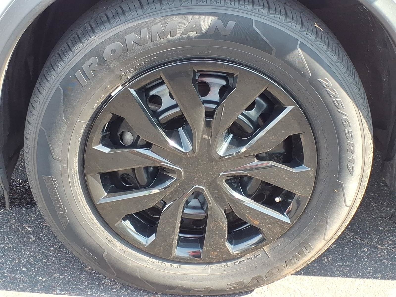 Used 2018 Nissan Rogue S FWD image 9