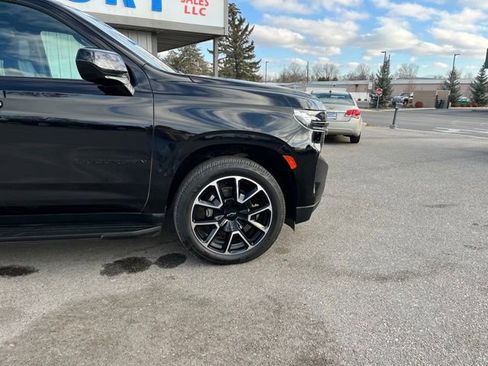 Used 2021 Chevrolet Suburban RST w/ Rear Media and Nav Package image 15