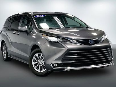 Used 2023 Toyota Sienna XLE