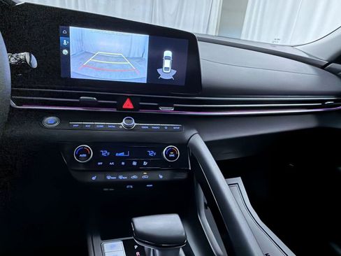 Used 2023 Hyundai Elantra Limited image 14