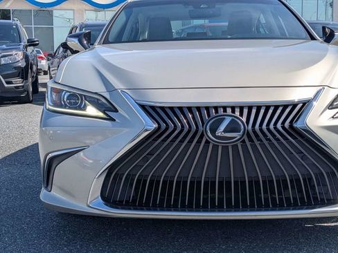 Used 2019 Lexus ES 350 w/ Premium Package FWD image 9