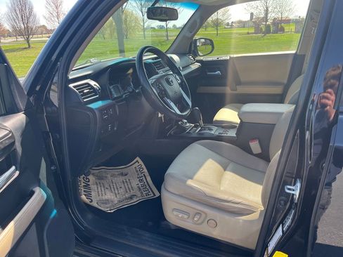 Used 2016 Toyota 4Runner SR5 Premium image 20