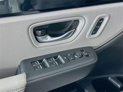 Certified 2025 Honda Pilot Touring image 23