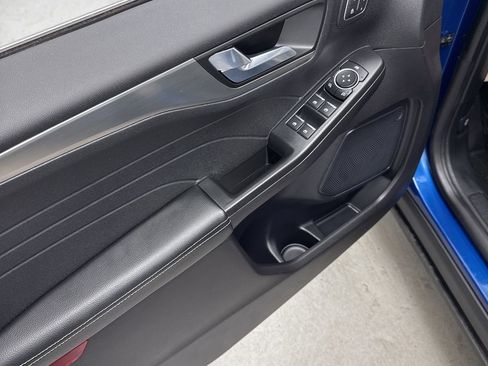 Certified 2022 Ford Escape Titanium w/ Class II Trailer Tow Package image 13