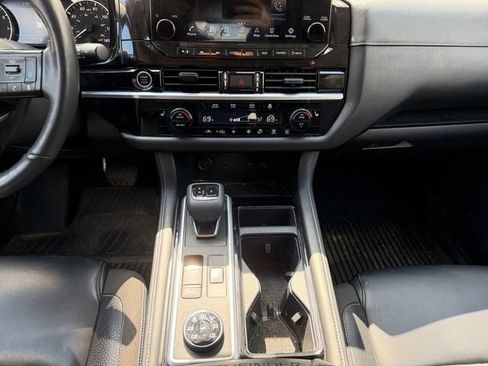 Used 2022 Nissan Pathfinder SL w/ SL Premium Package AWD/4WD image 12