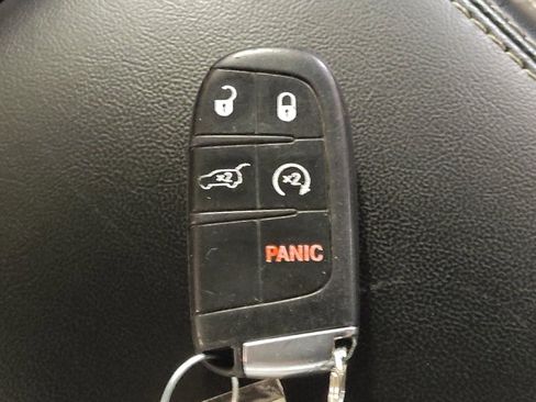 Used 2016 Jeep Grand Cherokee Limited image 32