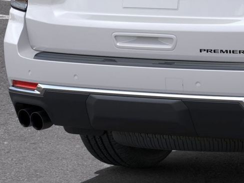 New 2025 Chevrolet Suburban Premier image 14