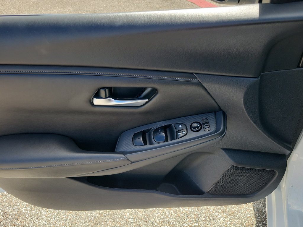 Certified 2025 Nissan Sentra SV FWD image 11